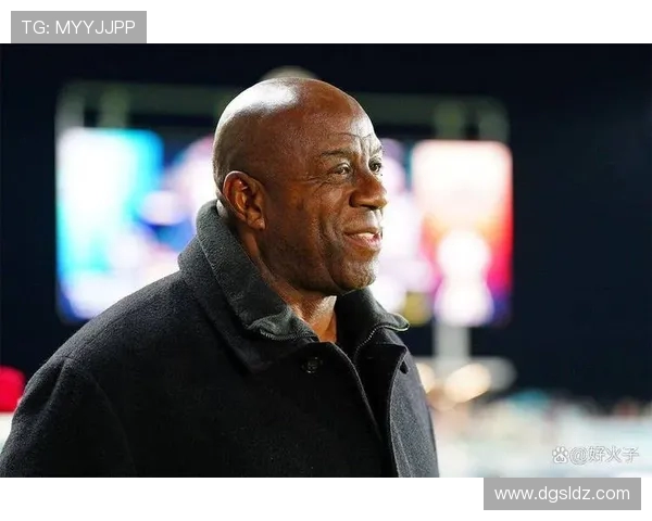 斯科蒂·皮蓬:从篮球巨星到赛场背后的无声英雄 斯科蒂·皮蓬:从篮球巨星到赛场背后的无声英雄