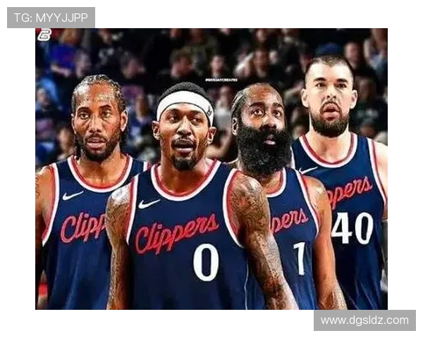 洛杉矶快船迎战劲敌 展现球队全新战术风采与赛季目标 洛杉矶快船迎战劲敌 展现球队全新战术风采与赛季目标