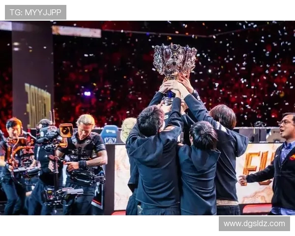 FPX在英雄联盟配合排行榜中荣登第七名展现团队实力与默契