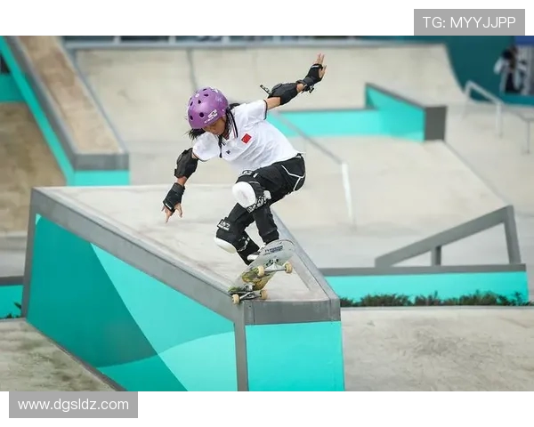 南京滑板队荣登滑板个人能力排行榜首位展现卓越实力与团队风采 南京滑板队荣登滑板个人能力排行榜首位展现卓越实力与团队风采