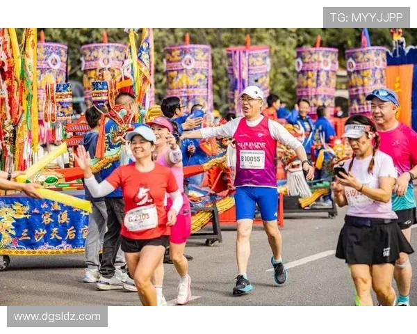 武汉街舞队在城市马拉松中的拼搏故事与奋斗精神展现