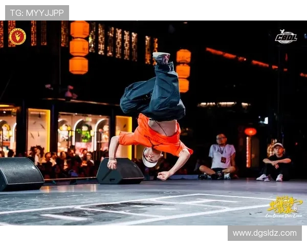 街舞盛宴:深入南京街舞队的默契与激情之旅 街舞盛宴:深入南京街舞队的默契与激情之旅