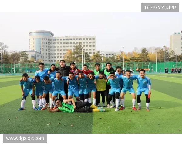 邵阳队奋勇拼搏再创辉煌展现地方足球激情与团队精神 邵阳队奋勇拼搏再创辉煌展现地方足球激情与团队精神